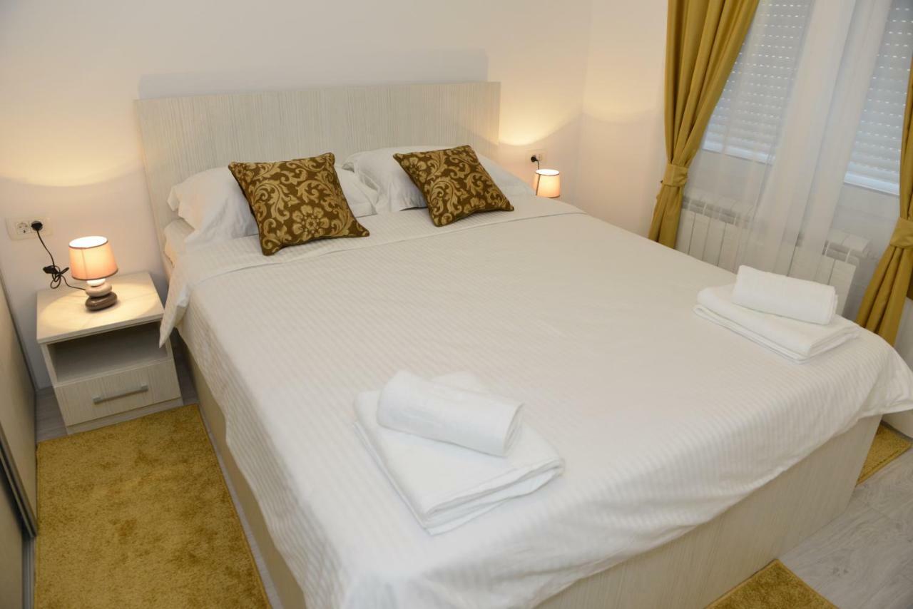 Apartmani Stefanija Tivat Exteriér fotografie