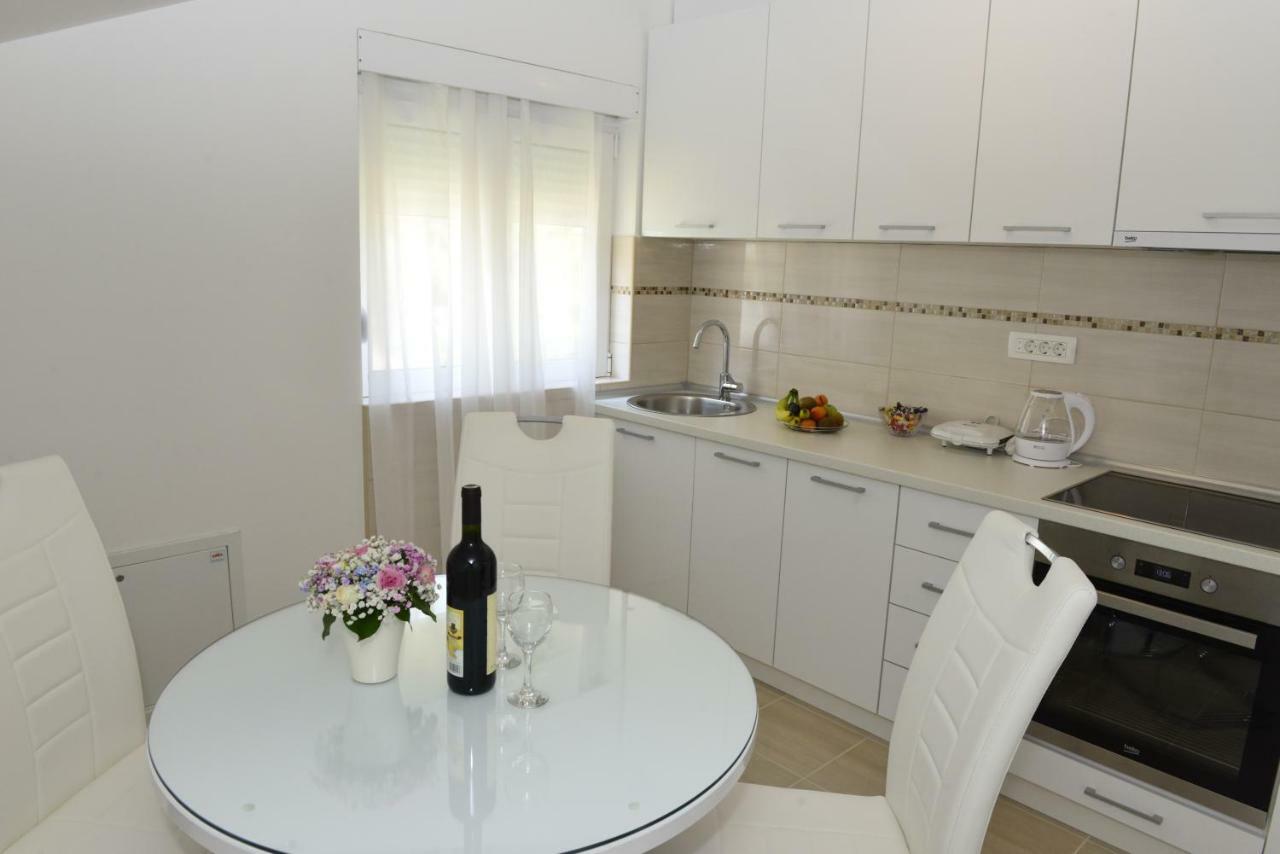 Apartmani Stefanija Tivat Exteriér fotografie