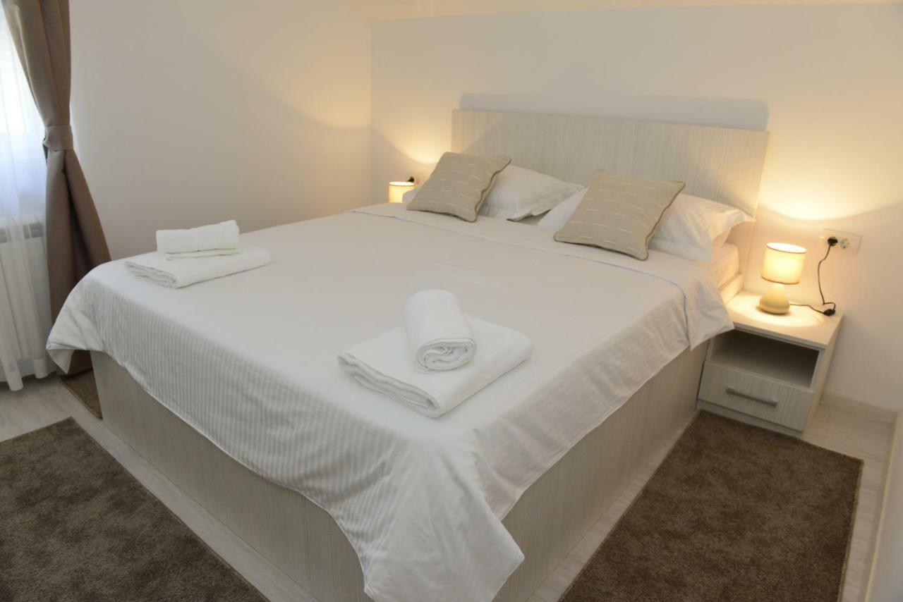 Apartmani Stefanija Tivat Exteriér fotografie