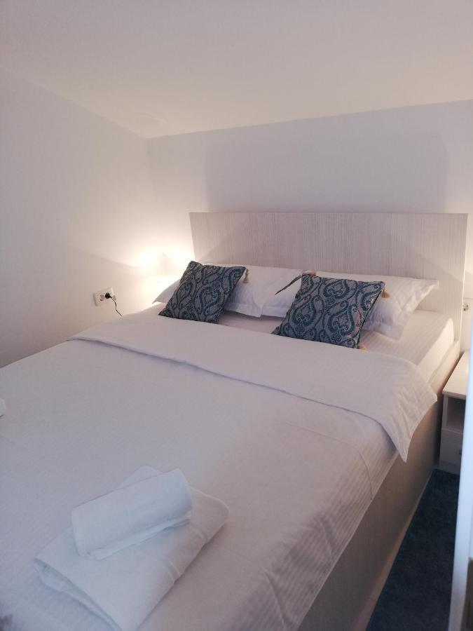 Apartmani Stefanija Tivat Exteriér fotografie